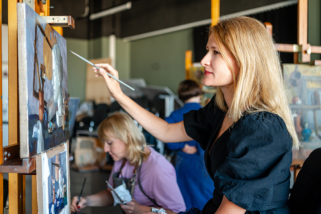 Заведующая ДХГ РОМИИ, педагог–художник  Ю. Н. Эммери повысила квалификацию в «Сириусе»