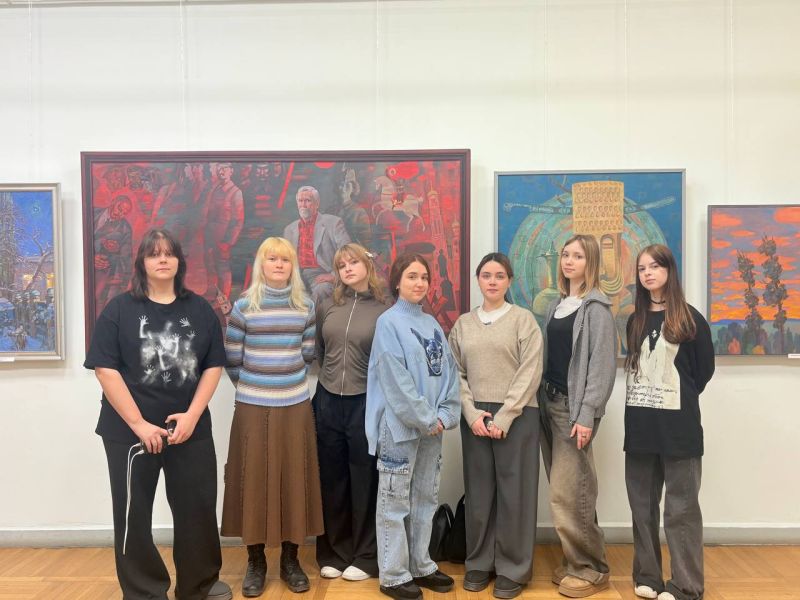 Студенты РХУ имени М.Б. Грекова в музее по Пушкинской карте на выставке «Преодоление»