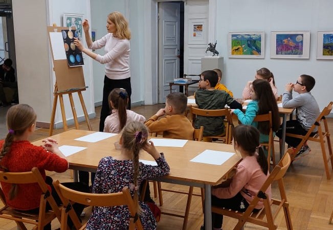 Творческое занятие «Космос. Смешанная техника» Творческое занятие «Космос. Смешанная техника»
