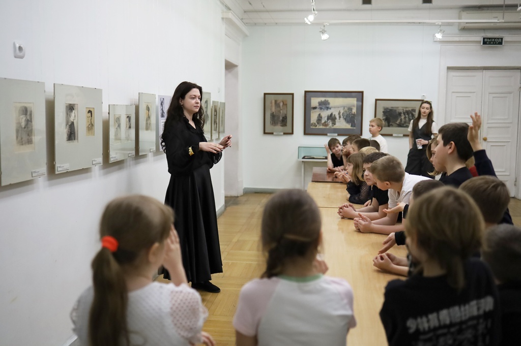 Открытка ко Дню Победы, 25 апреля, дети в РОМИИ Открытка ко Дню Победы, 25 апреля, дети в РОМИИ